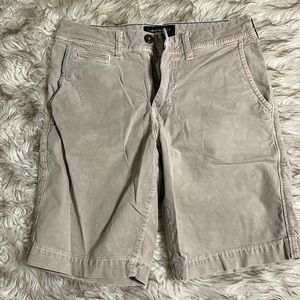 American Eagle Men’s khaki shorts